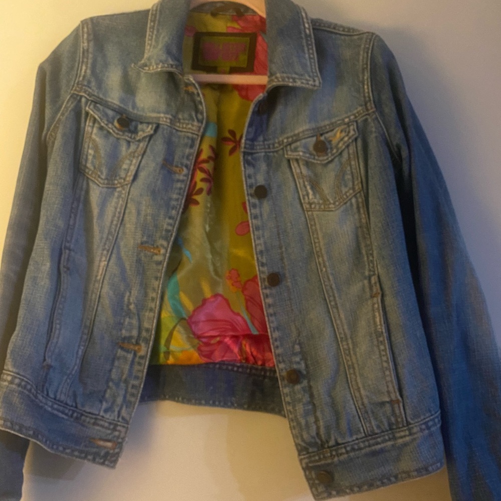 Hollister Surf 1972 Jean Jacket Size M in great condition!